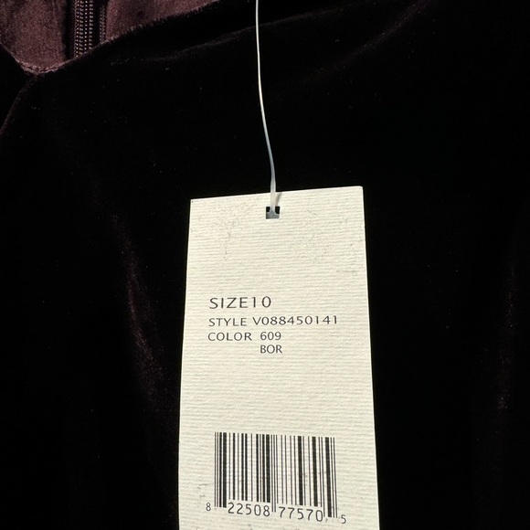 VINCE DRESS SIZE M BORDEAUX COLOR VELVET MATERIAL Brand new - Picture 2 of 5